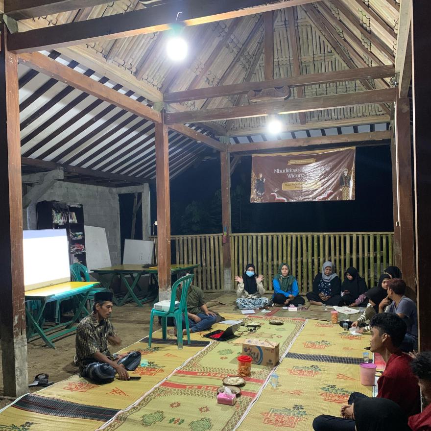 Pelatihan Manajemen Organisasi Karang Taruna Anjir